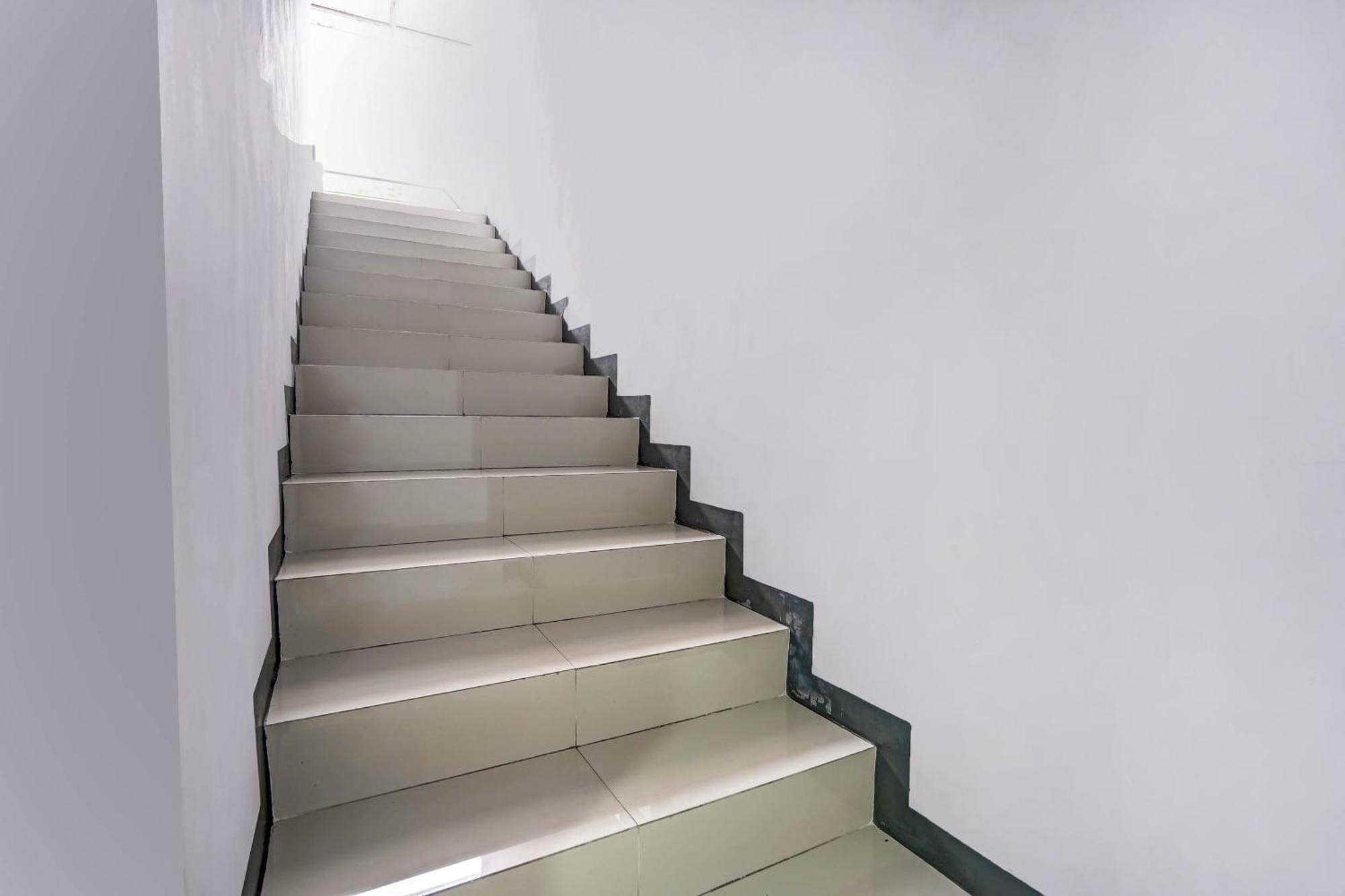 Oyo 90891 Parang Kusumo Residence Krembangan Ngoại thất bức ảnh