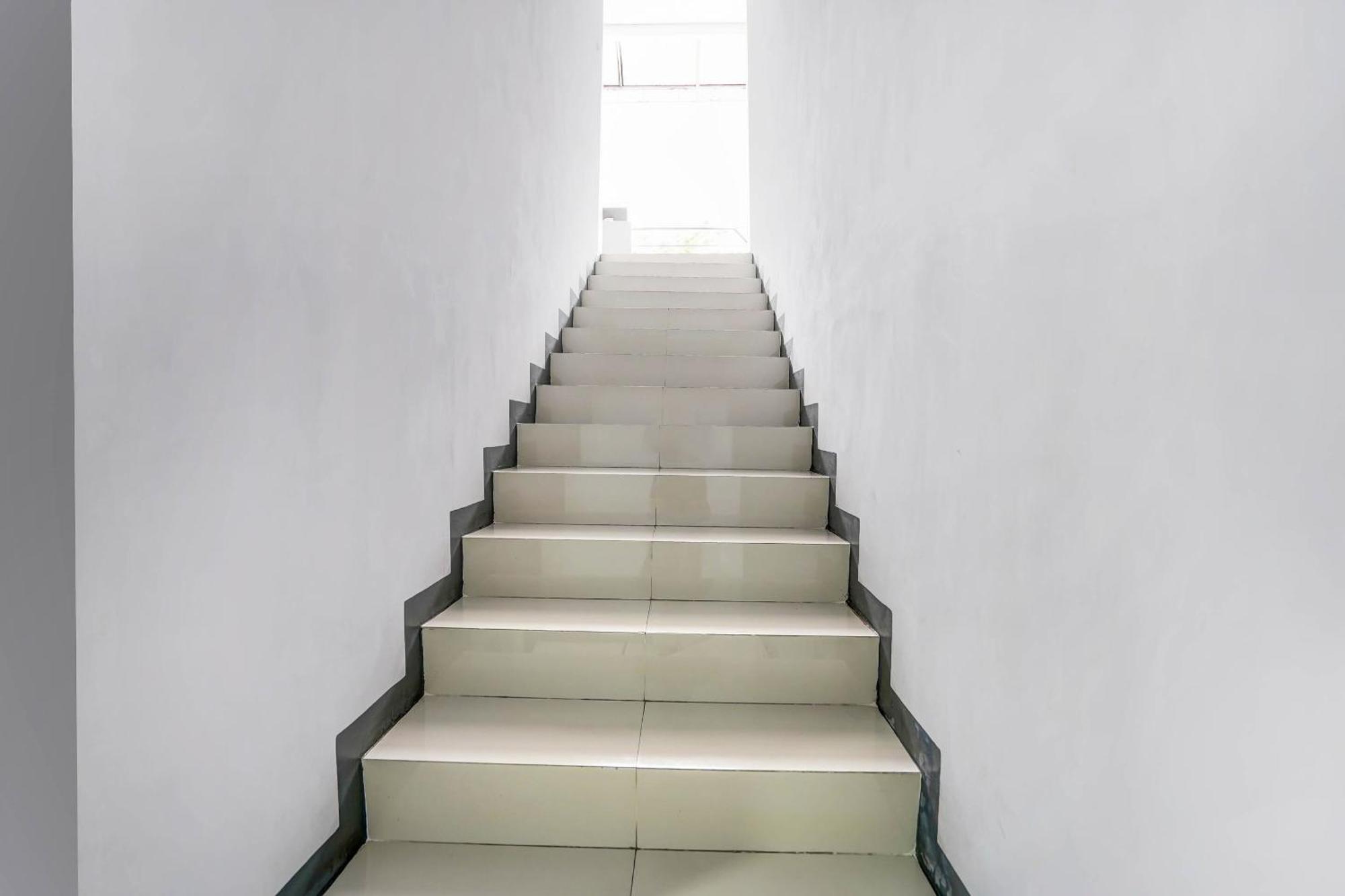 Oyo 90891 Parang Kusumo Residence Krembangan Ngoại thất bức ảnh