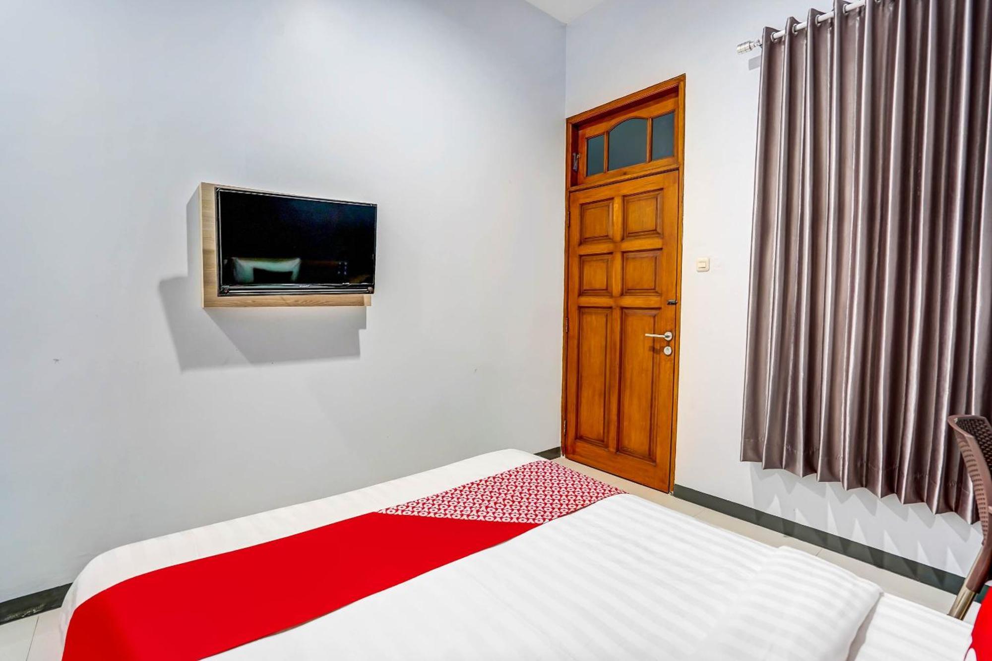 Oyo 90891 Parang Kusumo Residence Krembangan Ngoại thất bức ảnh