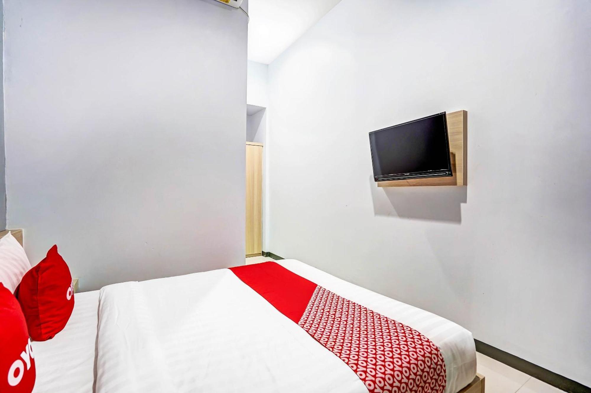 Oyo 90891 Parang Kusumo Residence Krembangan Ngoại thất bức ảnh